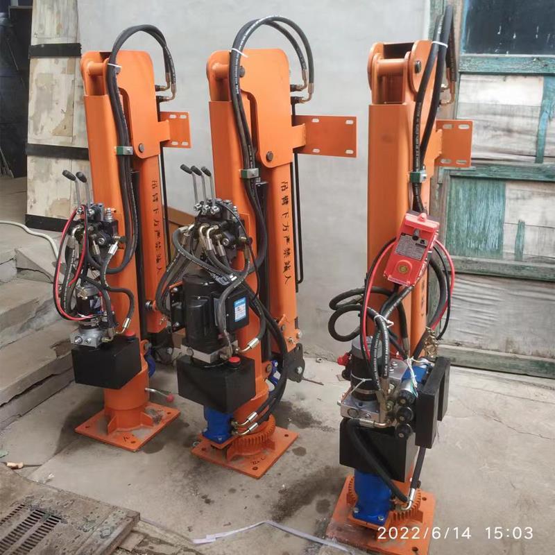 马尔康市重汽蓝牌随车吊 3.2吨 国六动力强 液压驱动 农用自卸起重机